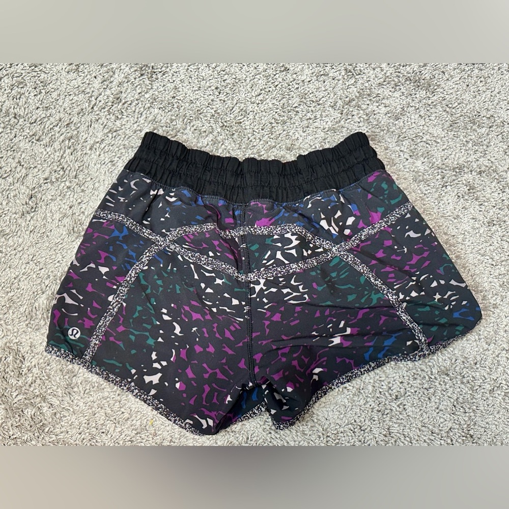 LULULEMON SIZE 4 SHORTS MULTICOLOR